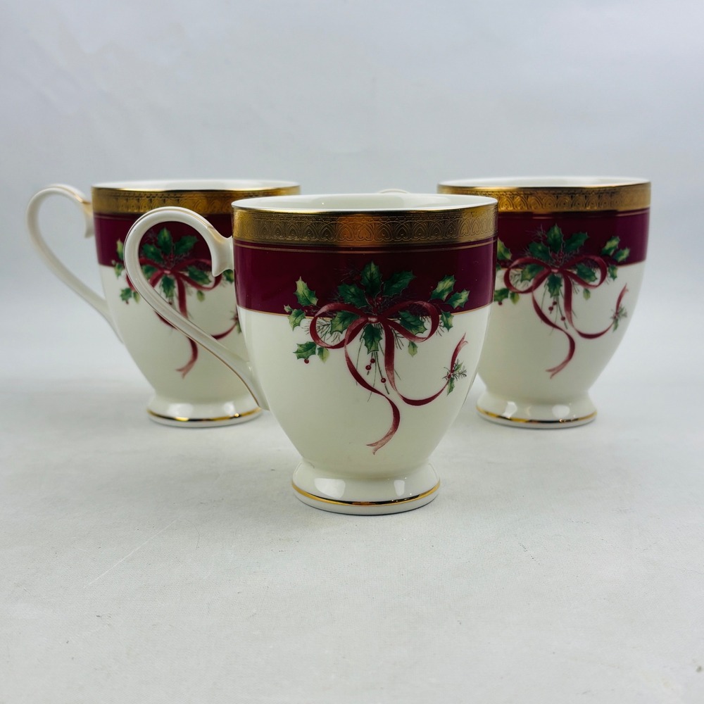 Mikasa Palatial Holly Gold Mug Set of 3 Red Gold Trim Bow Christmas Holidays